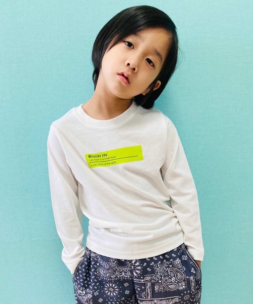 THE CASUAL(カジュアル)の「柄込 プリント コットン 天竺 クルーネック ロンT キッズ(Tシャツ/カットソー・キッズ・チャコール/ベージュ系その他/モカ/ベージュ/ブラック/オフホワイト/ブラック系その他/ホワイト系その他/ブラック系その他2/杢グレー・120cm/150cm/100cm/160cm/130cm/140cm/110cm)」の2枚目の写真