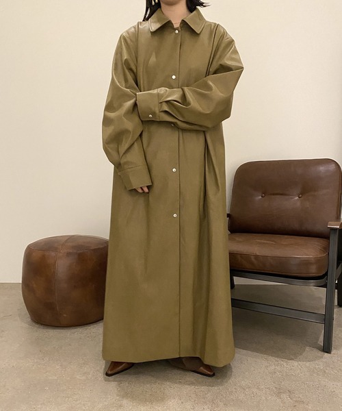 I_am（アイアム）の「soutien collar soft leather coat（ステンカラーコート・レディース・カーキ/キャメル・FREE）」の4枚目の写真