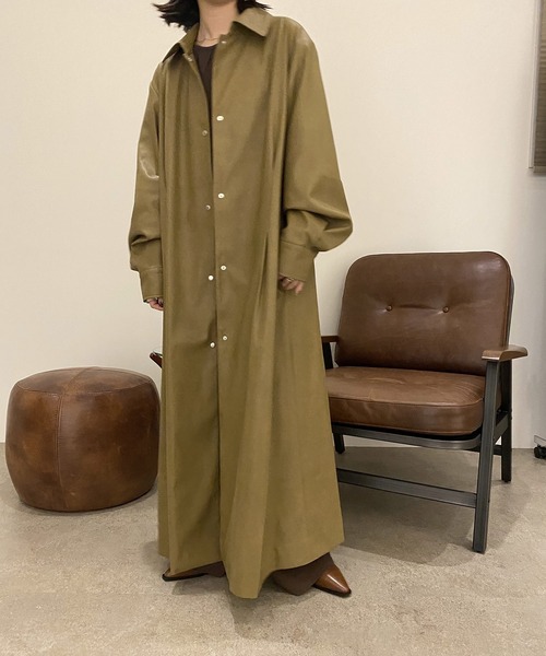 I_am（アイアム）の「soutien collar soft leather coat（ステンカラーコート・レディース・カーキ/キャメル・FREE）」の3枚目の写真