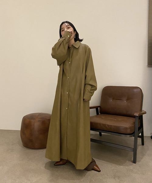 I_am（アイアム）の「soutien collar soft leather coat（ステンカラーコート・レディース・カーキ/キャメル・FREE）」の12枚目の写真