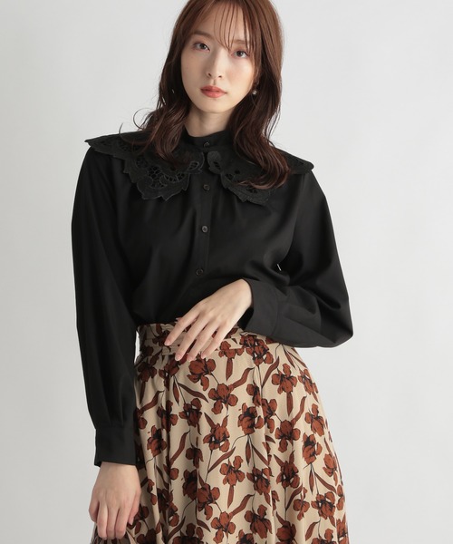 Andemiu（アンデミュウ）の「レースカラーブラウス239637（シャツ/ブラウス・レディース・ホワイト/ブラック/ネイビー・FREE）」の2枚目の写真