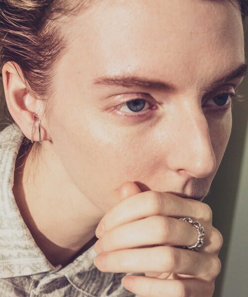 and cloud(アンドクラウド)の「Layered Cuff Curb Chain(イヤーカフ・レディース・シルバー/イエローゴールド・FREE)」の10枚目の写真