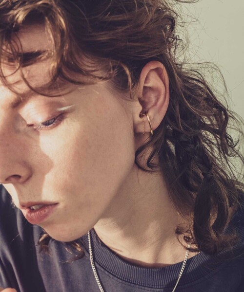 and cloud(アンドクラウド)の「Layered Cuff Curb Chain(イヤーカフ・レディース・シルバー/イエローゴールド・FREE)」の11枚目の写真