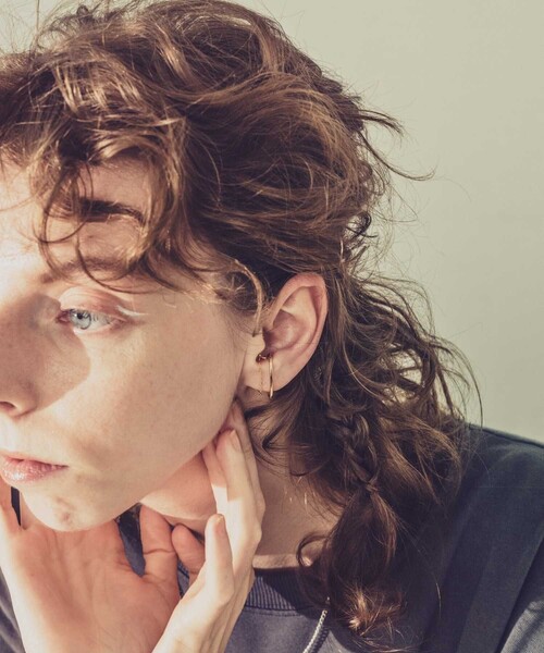 and cloud(アンドクラウド)の「Layered Cuff Curb Chain(イヤーカフ・レディース・シルバー/イエローゴールド・FREE)」の12枚目の写真