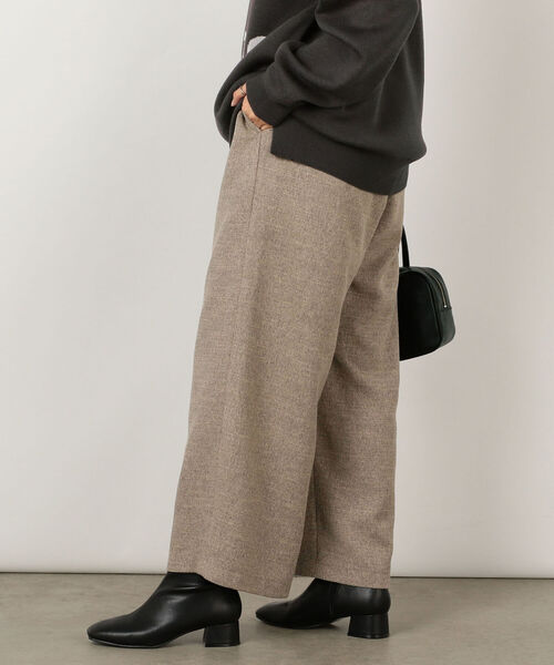 fredy emue(フレディエミュ)の「ウール調イージーセミワイドパンツ(その他パンツ・レディース・ブラック/グレイッシュベージュ/グリーン/ピンク・36/38)」の13枚目の写真