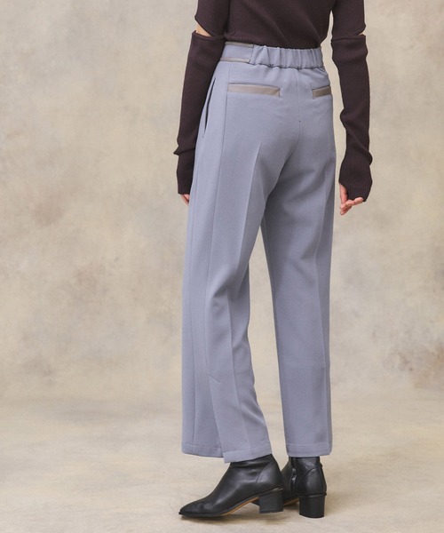 PUBLIC TOKYO（パブリックトウキョウ）の「バックスリットセミフレアパンツ /ウォッシャブル（スラックス・レディース・アイボリー/ブラック/ブルー・1/2）」の20枚目の写真