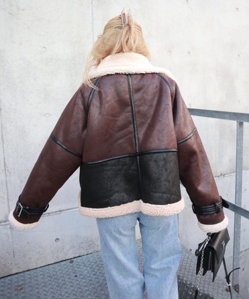 FIG&VIPER（フィグアンドバイパー）の「Fムートンショートコート（その他アウター・レディース・ブラック/グレー・FREE）」の8枚目の写真