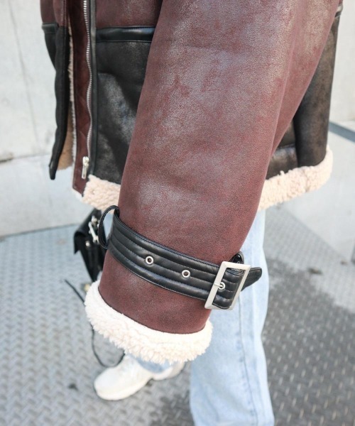 FIG&VIPER（フィグアンドバイパー）の「Fムートンショートコート（その他アウター・レディース・ブラック/グレー・FREE）」の10枚目の写真