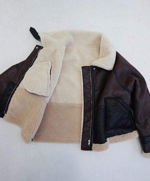 FIG&VIPER（フィグアンドバイパー）の「Fムートンショートコート（その他アウター・レディース・ブラック/グレー・FREE）」の21枚目の写真