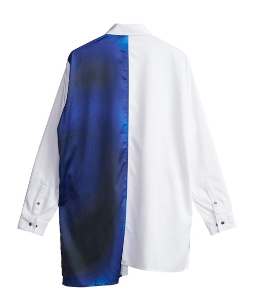 NO ID.（ノーアイディ）の「【NO ID.】Letter Print Asymmetry Long Shirt / レター プリント アシンメトリー ロング シャツ（シャツ/ブラウス・メンズ・ホワイト/ブラック/ネイビー・ONE SIZE）」の8枚目の写真