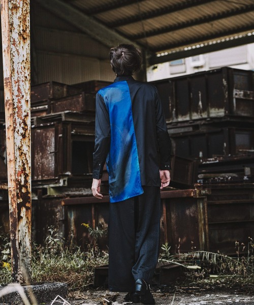 NO ID.（ノーアイディ）の「【NO ID.】Letter Print Asymmetry Long Shirt / レター プリント アシンメトリー ロング シャツ（シャツ/ブラウス・メンズ・ホワイト/ブラック/ネイビー・ONE SIZE）」の7枚目の写真