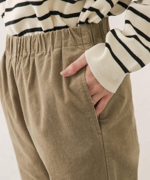 URBAN RESEARCH DOORS(アーバンリサーチドアーズ)の「ストレッチコーデュロイイージーパンツ(その他パンツ・レディース・チャコールグレー/ベージュ・38/36)」の16枚目の写真