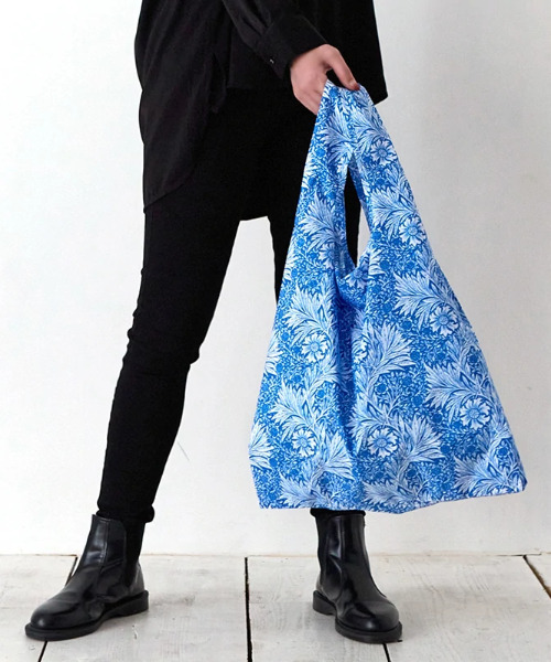 KIND BAG（カインドバッグ）の「〈KIND BAG/カインドバッグ〉プラスチック再生エコバッグ ウィリアム・モリスコレクション（エコバッグ/サブバッグ・レディース・ライトブルー/ネイビー/ブルー/グリーン/ブルー系その他・ONE SIZE）」の14枚目の写真