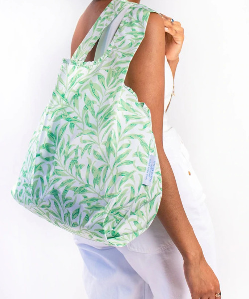 KIND BAG（カインドバッグ）の「〈KIND BAG/カインドバッグ〉プラスチック再生エコバッグ ウィリアム・モリスコレクション（エコバッグ/サブバッグ・レディース・ライトブルー/ネイビー/ブルー/グリーン/ブルー系その他・ONE SIZE）」の9枚目の写真