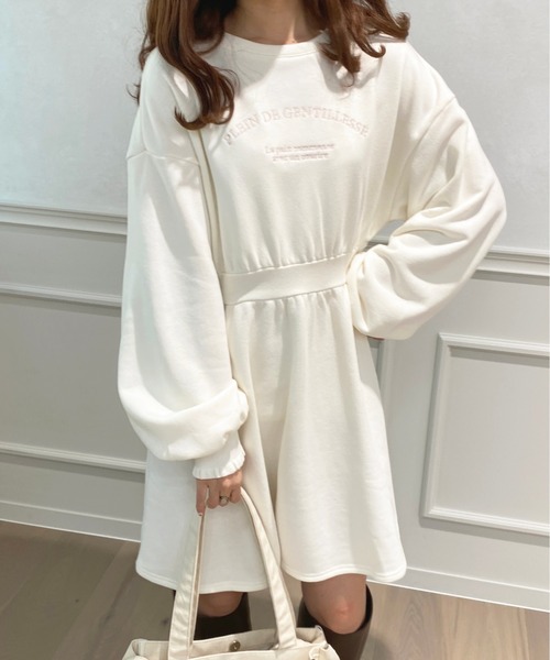 apres jour(アプレジュール)の「ロゴ刺繍スウェットワンピース【ZOZOTOWN限定アイテム】(ワンピース・レディース・ナチュラル/アイボリー/オフホワイト/ライトピンク・フリー/X-LARGE)」の7枚目の写真