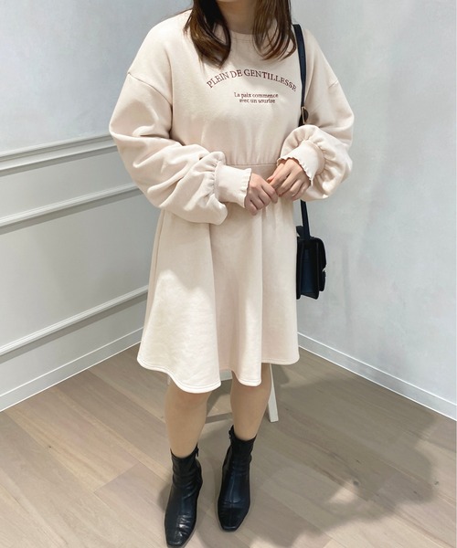 apres jour(アプレジュール)の「ロゴ刺繍スウェットワンピース【ZOZOTOWN限定アイテム】(ワンピース・レディース・ナチュラル/アイボリー/オフホワイト/ライトピンク・フリー/X-LARGE)」の17枚目の写真