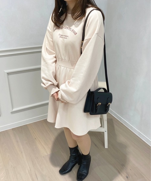 apres jour(アプレジュール)の「ロゴ刺繍スウェットワンピース【ZOZOTOWN限定アイテム】(ワンピース・レディース・ナチュラル/アイボリー/オフホワイト/ライトピンク・フリー/X-LARGE)」の18枚目の写真