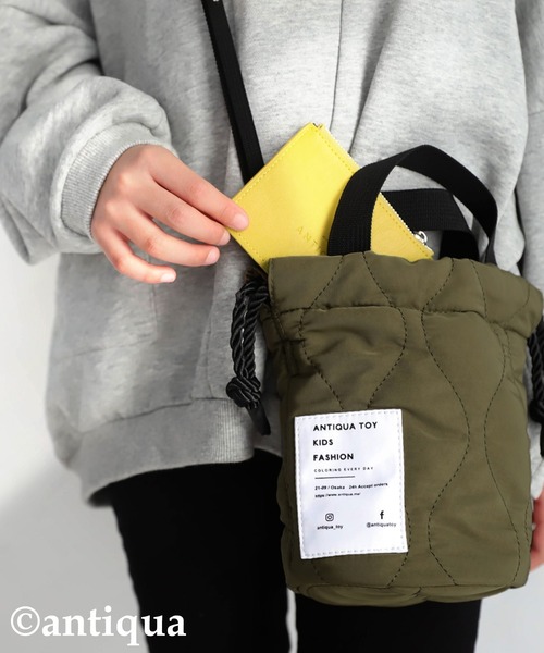 antiqua（アンティカ）の「2wayキルティング巾着バッグ（ショルダーバッグ・キッズ・カーキ/ブラック・FREE）」の10枚目の写真