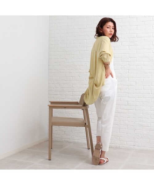 SHOO・LA・RUE（シューラルー）の「◆【SS－3L/美脚シルエット/3Dスキャン/オールシーズン可】 オンにもオフにも○ サテン スティックパンツ（その他パンツ・レディース・ライトベージュ/ライトグリーン/イエロー/ホワイト系/ブラック/ピンク系/ブルー/カーキ・01/04/02/03/05/10）」の11枚目の写真