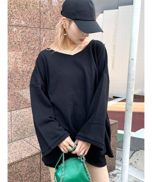 EMODA（エモダ）の「ディープVオーバートップ（Tシャツ/カットソー・レディース・ホワイト/ブラック/ピンク/ブルー・FREE）」の3枚目の写真