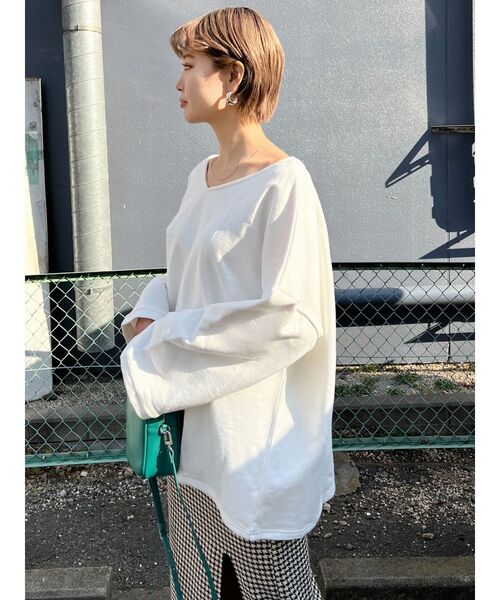 EMODA（エモダ）の「ディープVオーバートップ（Tシャツ/カットソー・レディース・ホワイト/ブラック/ピンク/ブルー・FREE）」の13枚目の写真