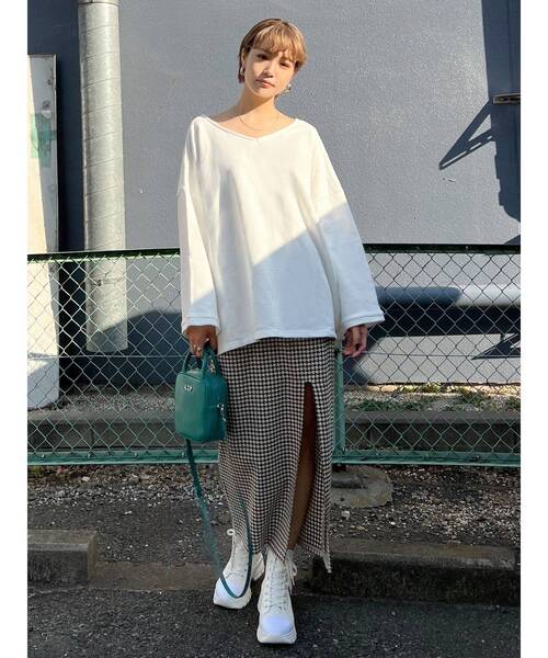 EMODA（エモダ）の「ディープVオーバートップ（Tシャツ/カットソー・レディース・ホワイト/ブラック/ピンク/ブルー・FREE）」の14枚目の写真