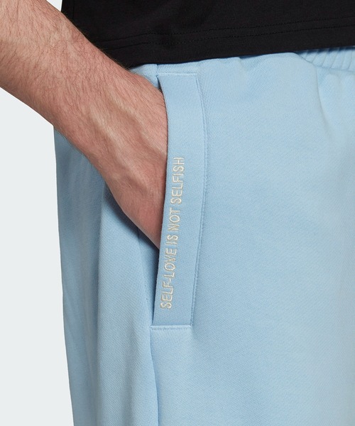 adidas（アディダス）の「バレンタインデー パンツ / アディダスオリジナルス（ジェンダーニュートラル）（スウェットパンツ・メンズ・スカイブルー/オフホワイト・MEDIUM/X-LARGE/X-SMALL/XXX-LARGE）」の6枚目の写真