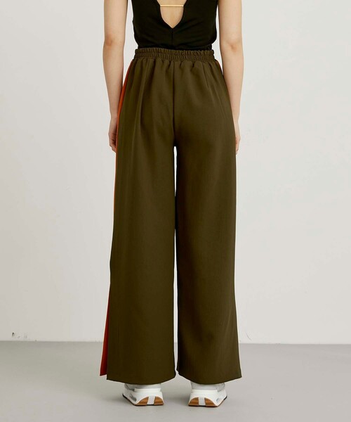 CITY TOKYO（シティトウキョウ）の「スリットフレアワイドパンツ（スラックス・レディース・グリーン/ネイビー/カーキ/ブラック・1/2）」の16枚目の写真
