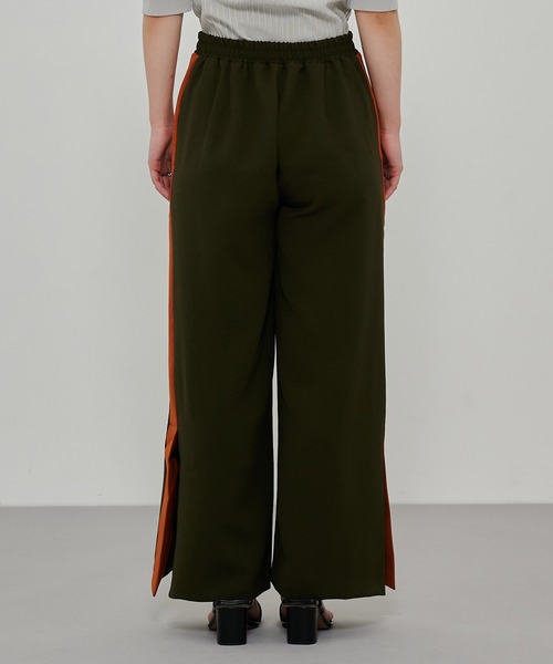 CITY TOKYO（シティトウキョウ）の「スリットフレアワイドパンツ（スラックス・レディース・グリーン/ネイビー/カーキ/ブラック・1/2）」の5枚目の写真