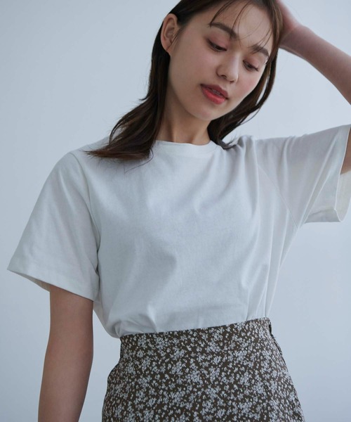 Edit Sheen（エディットシーン）の「ニュアンスカラークルーネックTシャツ（Tシャツ/カットソー・レディース・ホワイト/ベージュ/ダークグレー/グレイッシュベージュ・M）」の19枚目の写真