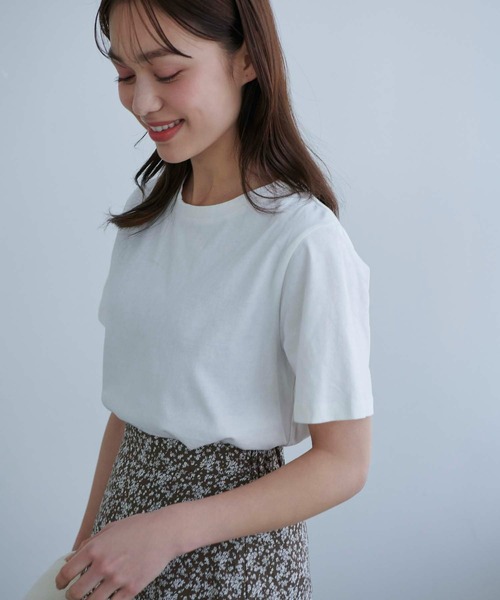 Edit Sheen（エディットシーン）の「ニュアンスカラークルーネックTシャツ（Tシャツ/カットソー・レディース・ホワイト/ベージュ/ダークグレー/グレイッシュベージュ・M）」の21枚目の写真