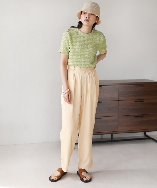 Bab（バブ）の「ツータックサテンライクテーパードパンツ（その他パンツ・レディース・アイボリー/キャメル/ライトブルー・M）」の18枚目の写真