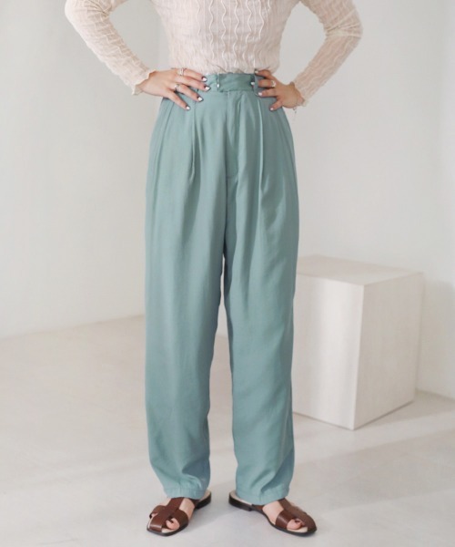 Bab（バブ）の「ツータックサテンライクテーパードパンツ（その他パンツ・レディース・アイボリー/キャメル/ライトブルー・M）」の14枚目の写真