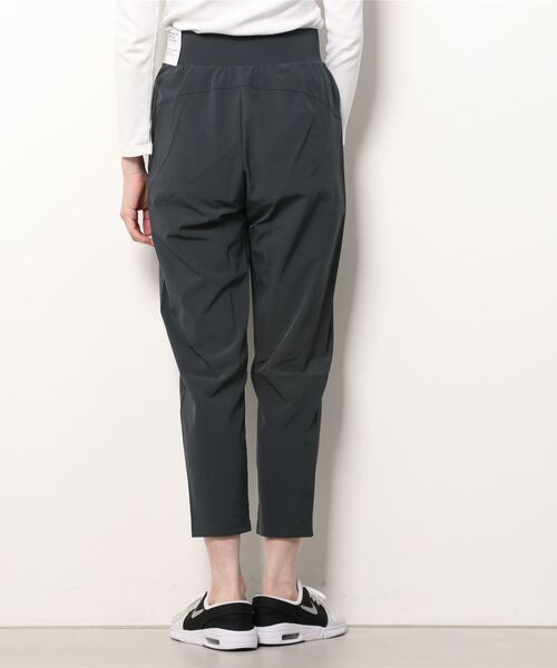 NIKE(ナイキ)の「ナイキ NIKE ナイキ ウィメンズ ブリス ヴィクトリー パンツ(その他パンツ・レディース・ダークグレー・XL/S/M/L)」の5枚目の写真