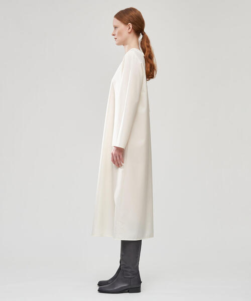 TOMORROWLAND （トゥモローランド）の「ウールタイプライター クルーネックワンピース（ワンピース・レディース・ホワイト/ネイビー・FREE）」の4枚目の写真