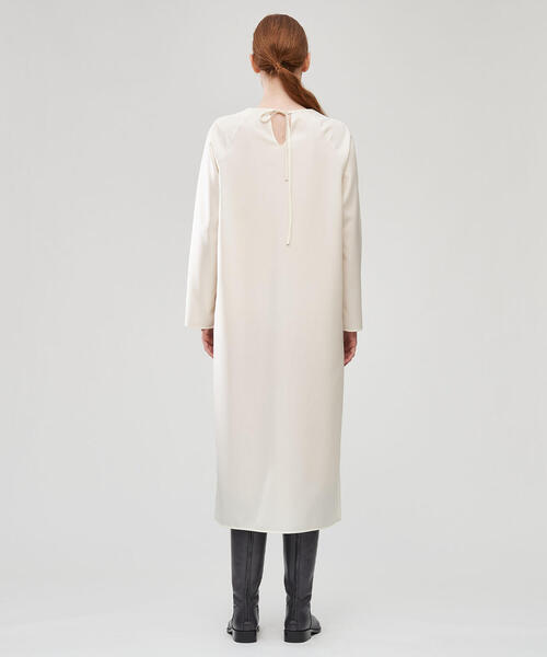 TOMORROWLAND （トゥモローランド）の「ウールタイプライター クルーネックワンピース（ワンピース・レディース・ホワイト/ネイビー・FREE）」の5枚目の写真