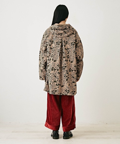 TOBILA（トビラ）の「リーフカモフラプリントミリタリージャケット（ミリタリージャケット・レディース・ベージュ/ネイビー/グリーン・M）」の6枚目の写真