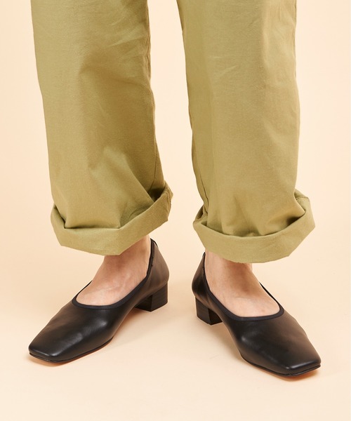 603(ロクマルサン)の「603 SQUARE TOE PUMPS(パンプス・レディース・ホワイト/ブラック/ライトブラウン・SMALL/MEDIUM/LARGE)」の2枚目の写真