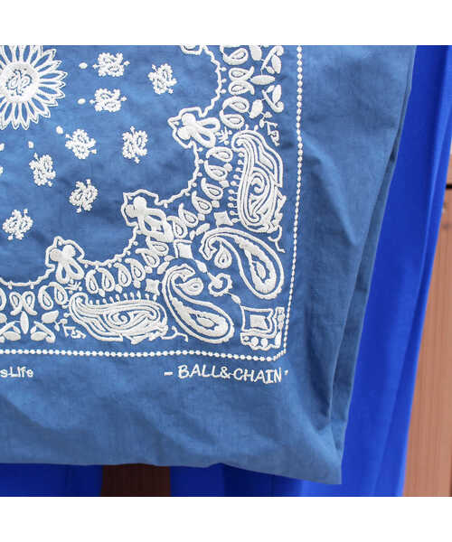 Ball&Chain(ボールアンドチェーン)の「Ball&Chain(ボールアンドチェーン) BANDANA/Mサイズ 刺繍ショッピングバッグ(エコバッグ/サブバッグ・レディース・ホワイト/ブラック/ネイビー/チャコール・F)」の8枚目の写真