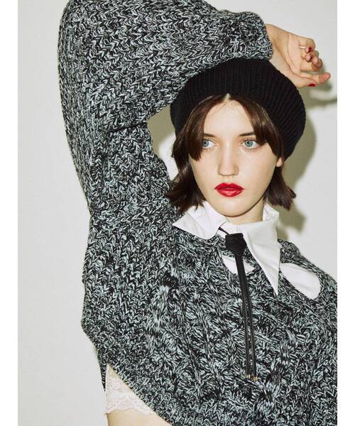 jouetie（ジュエティ）の「エンボスループタイ（ネックレス・レディース・アイボリー/ブラック/ブラウン・FREE）」の6枚目の写真