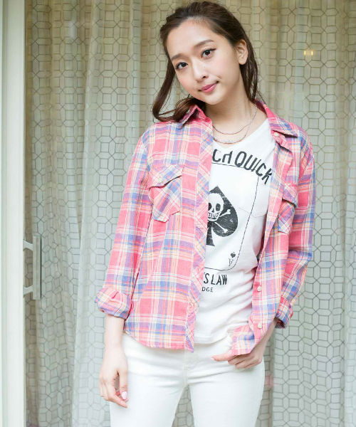 AZUL by moussy（アズールバイマウジー）の「フェイドチェックWポケ長袖T/Bシャツ（シャツ/ブラウス・レディース・ピンク系その他/イエロー系その他/ブルー系その他・MEDIUM/SMALL/LARGE）」の3枚目の写真