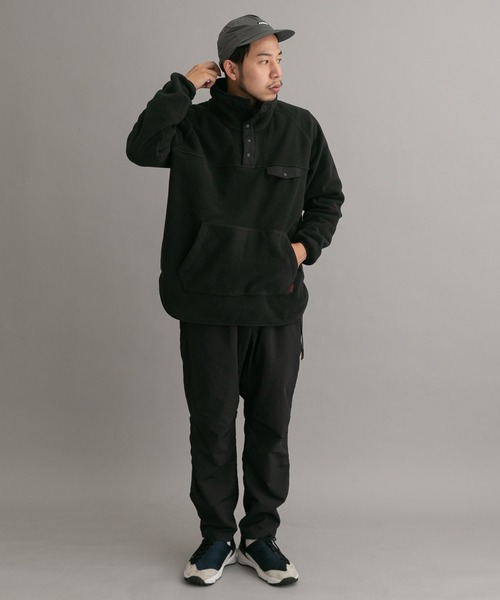 Gramicci（グラミチ）の「『別注』『ユニセックス』GRAMICCI　フリースプルオーバー（その他トップス・メンズ・ブラック/グレー・SMALL/MEDIUM/LARGE）」の11枚目の写真