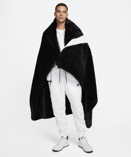 ナイキ スポーツウェア フェイク ファー ブランケット / Nike Sportswear Faux Fur Blanket