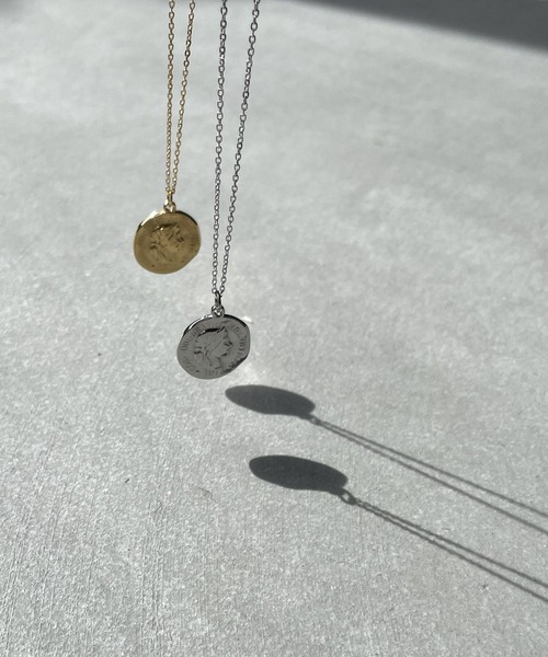 CANAL JEAN（キャナルジーン）の「Pt(ピーティー) コインネックレス（ネックレス・レディース・シルバー/ゴールド・ONE SIZE）」の3枚目の写真