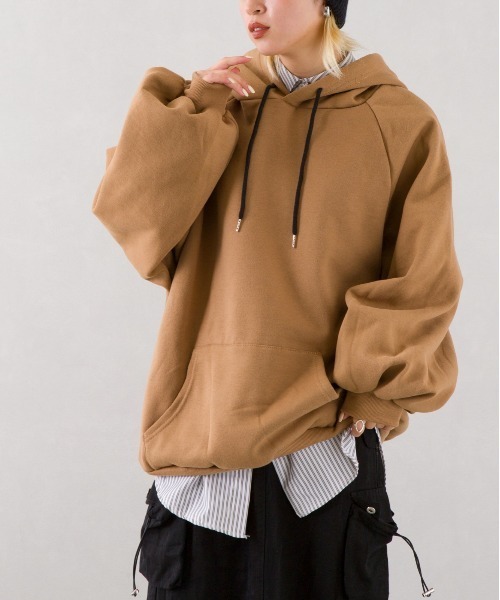 SpRay(スプレイ)の「裏起毛BIGパーカー(パーカー・レディース・パープル/ベージュ/モカ/ブルー/グレー/チャコールグレー/ダークグリーン/ブラック/アイボリー・FREE)」の6枚目の写真