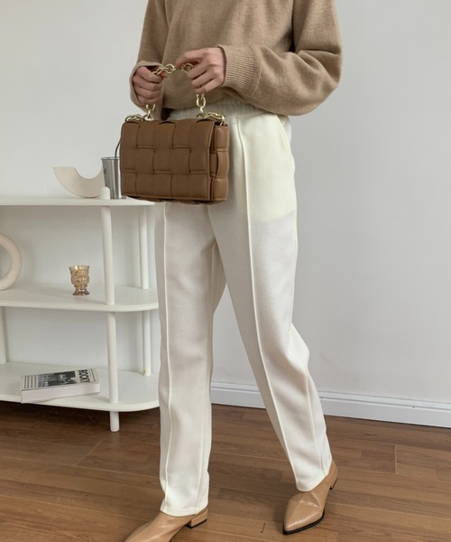 ECLIN(エクラン)の「ニットメルトンセンタープレスセミワイドパンツ(その他パンツ・レディース・アイボリー/ブラック/ベージュ/ブラウン・S/L/M)」の1枚目の写真