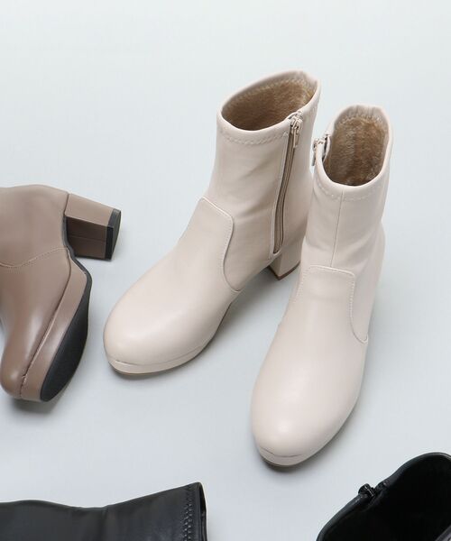 MAJESTIC LEGON（マジェスティックレゴン）の「フカフカストレッチブーツ①（ブーツ・レディース・アイボリー/ブラック/グレー・MEDIUM/LARGE/SMALL/X-LARGE）」の2枚目の写真