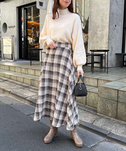 MAJESTIC LEGON（マジェスティックレゴン）の「フカフカストレッチブーツ①（ブーツ・レディース・アイボリー/ブラック/グレー・MEDIUM/LARGE/SMALL/X-LARGE）」の4枚目の写真