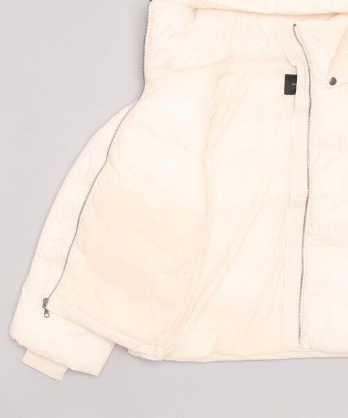 BANANA REPUBLIC FACTORY STORE（バナナリパブリック ファクトリーストア）の「BANANA REPUBLIC FACTORY STORE　　パファージャケット（ダウンジャケット/コート・レディース・ブラック/アイボリー・L/M/XS/S）」の4枚目の写真