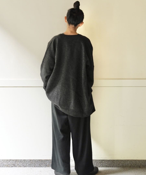 JOURNAL STANDARD LUXE（ジャーナルスタンダード　ラックス）の「メリノボイル Vネックカーディガン（カーディガン/ボレロ・レディース・チャコールグレー/ベージュ/ネイビー・FREE）」の14枚目の写真